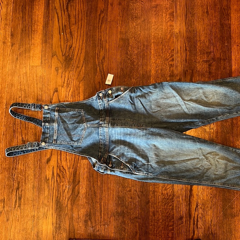 Never worn Old Navy Overalls